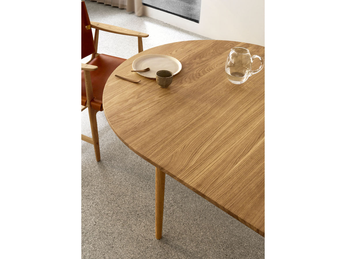 Carl Hansen BM0121 Dining Table
