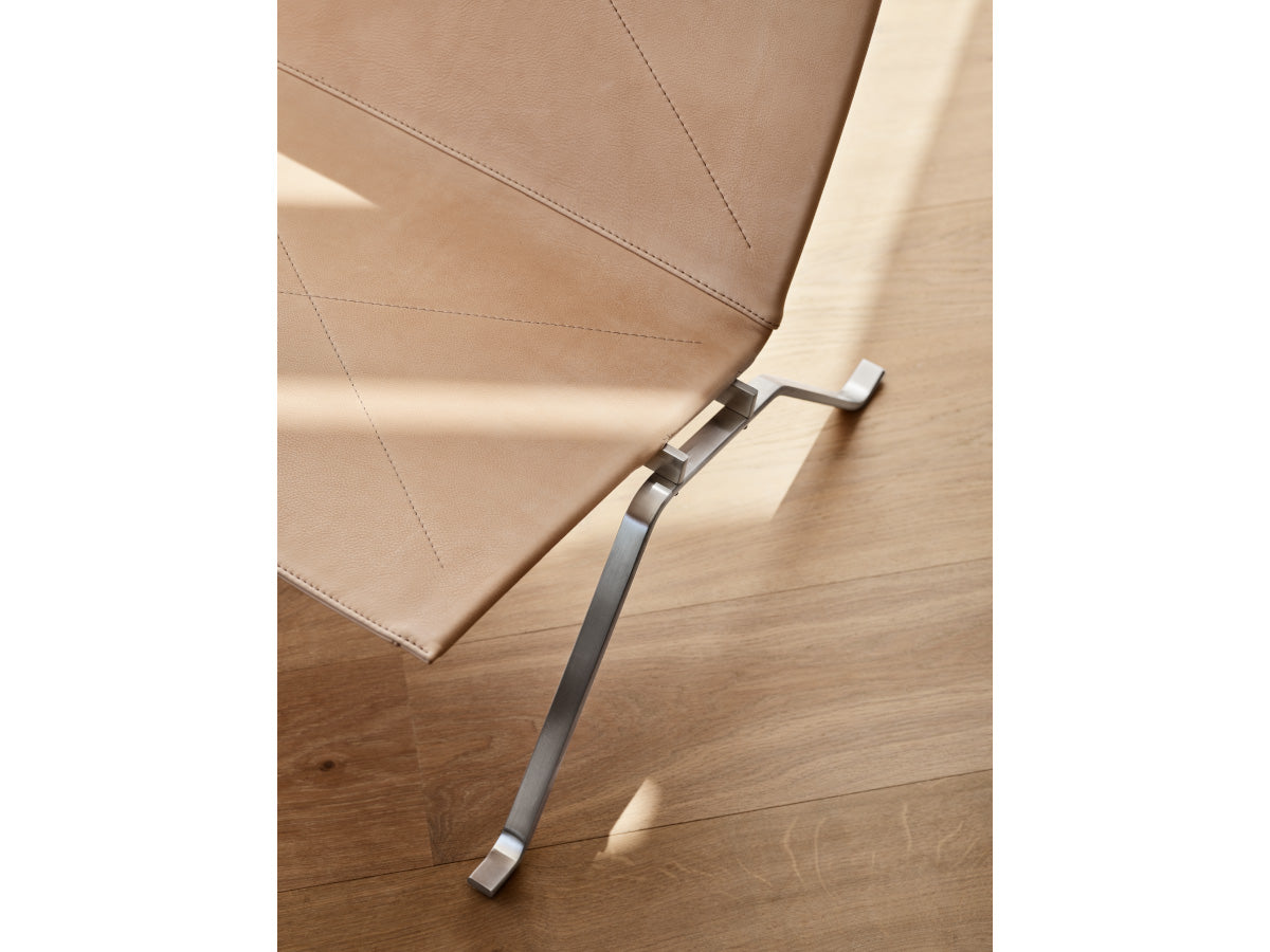 fritz hansen pk22 leather natural close up