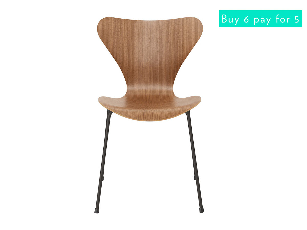 Fritz Hansen Series 7 Dining Chair - Natural Wood/Warm Graphite