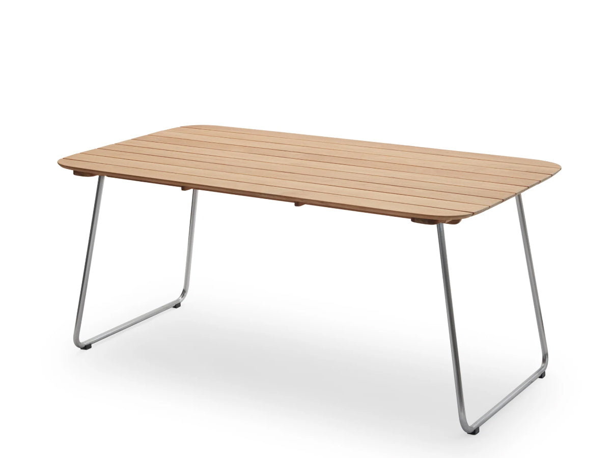 Skagerak by Fritz Hansen Lilium Dining Table