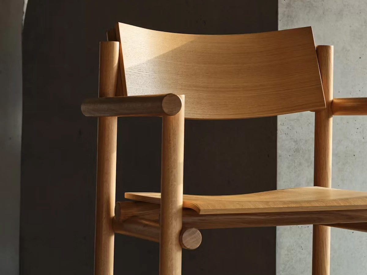 Knoll Muecke Wood Collection - Arm Chair - Oak White - Close Up