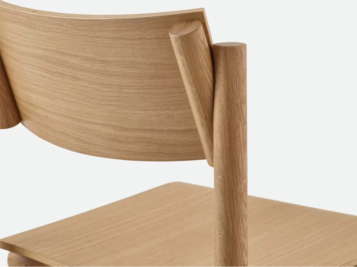 Knoll Muecke Wood Collection - Side Chair - Oak white Close up