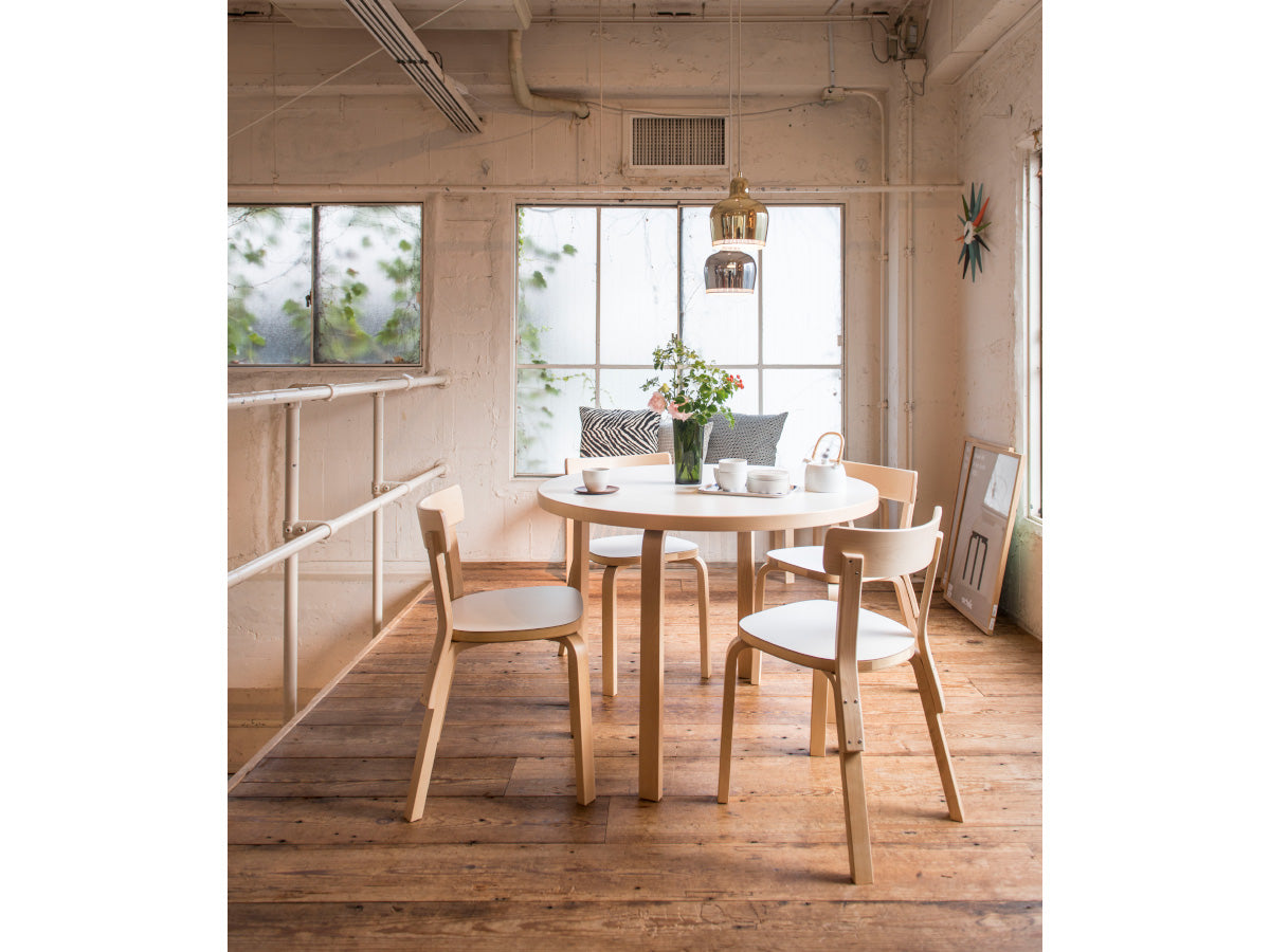 Artek 69 Chair | Lifestyle, white chairs with round Artek Aalto Dining Table