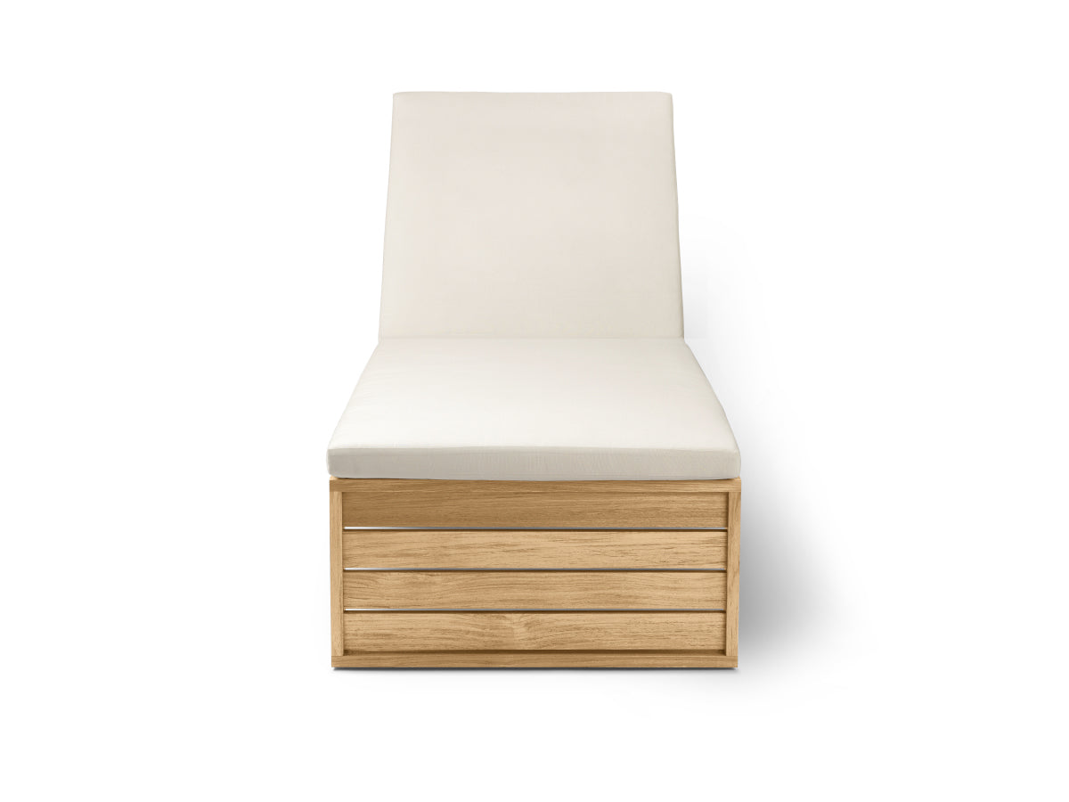 Carl Hansen BK14 Outdoor Sun Lounger Untreated with Cushion front view