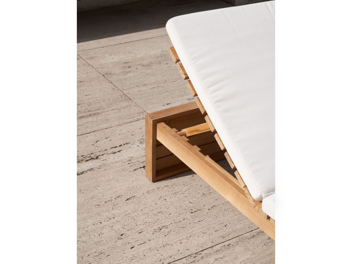 Carl Hansen BK14 Outdoor Sun Lounger Untreated Detail