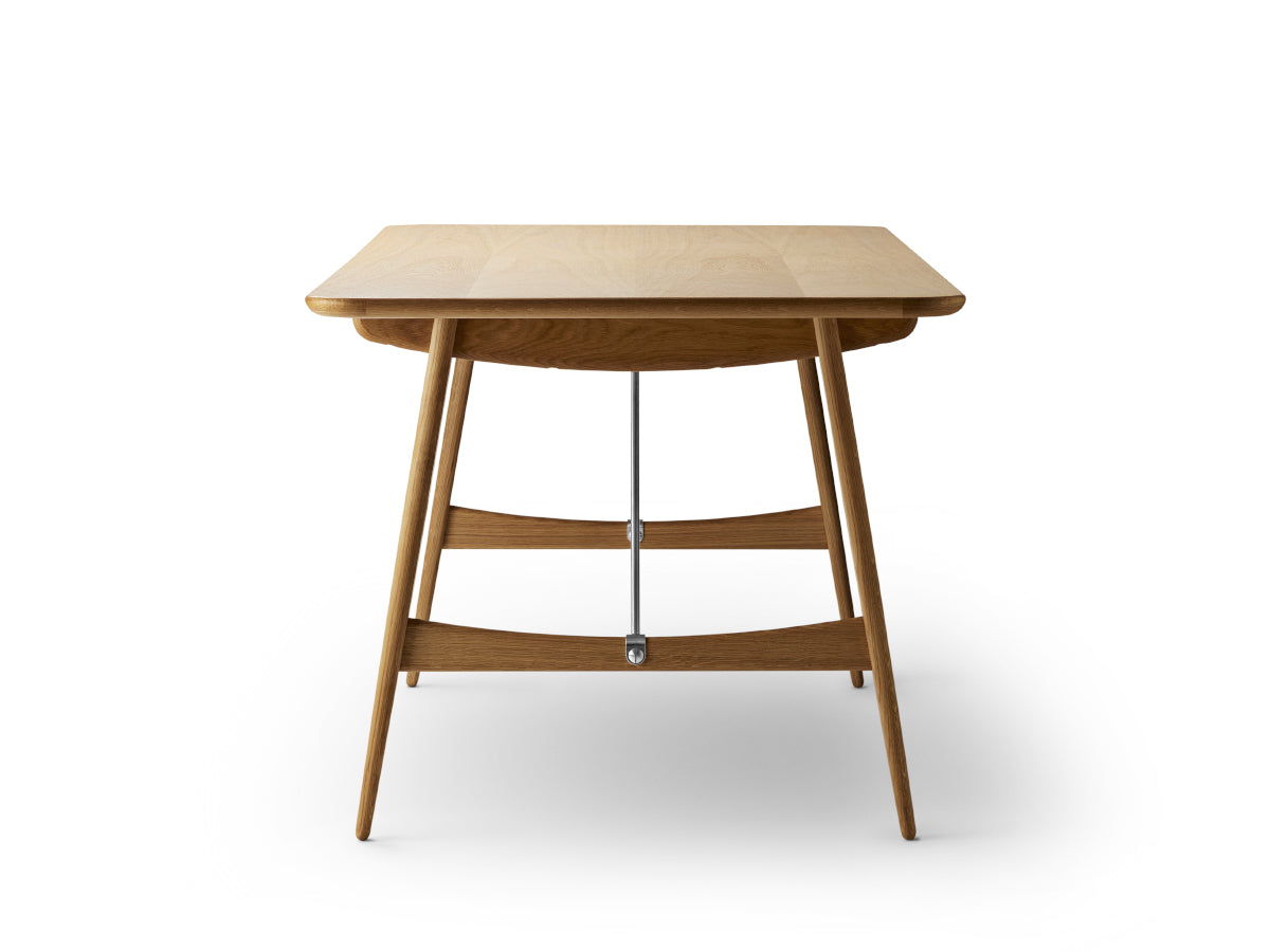 Carl Hansen BM1160 Hunting Table