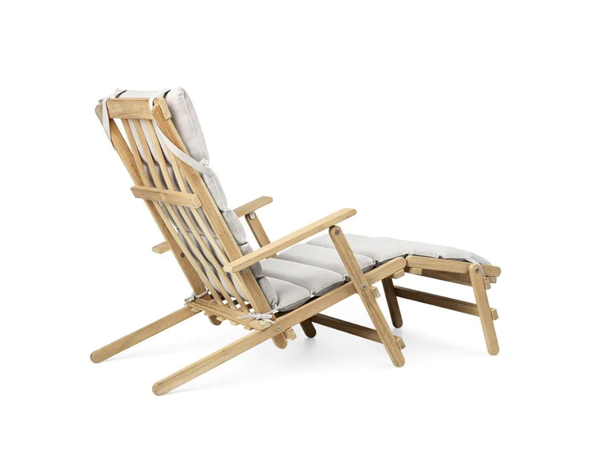 Carl Hansen BM5565 Deck Chair with footrest