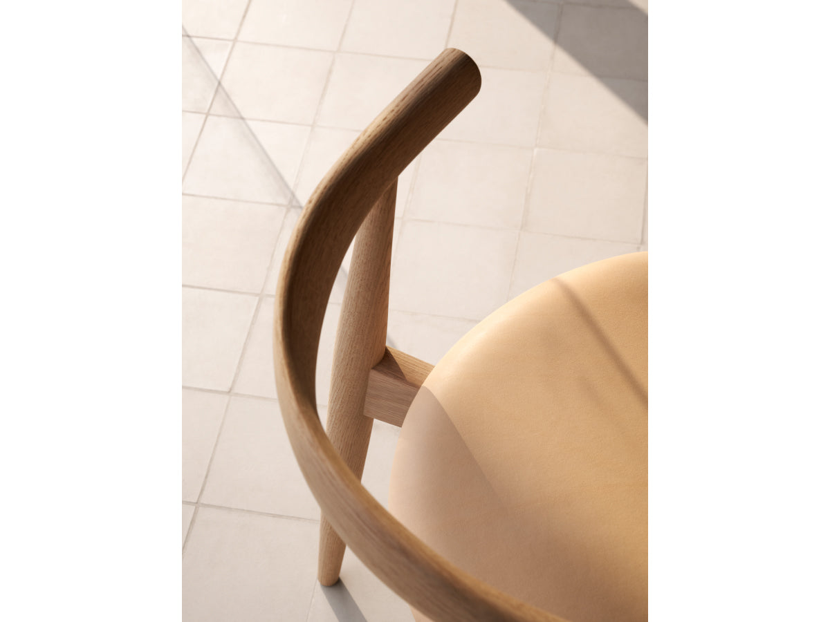 Carl Hansen CH20 Elbow Chair | SIF 90 Lesther | Oak Frame - Detail