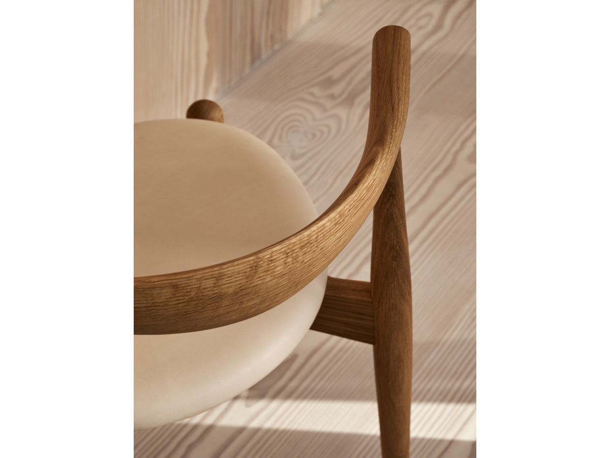 Carl Hansen CH20 Elbow Chair | SIF 90 Lesther | Oak Frame - Rear Profile