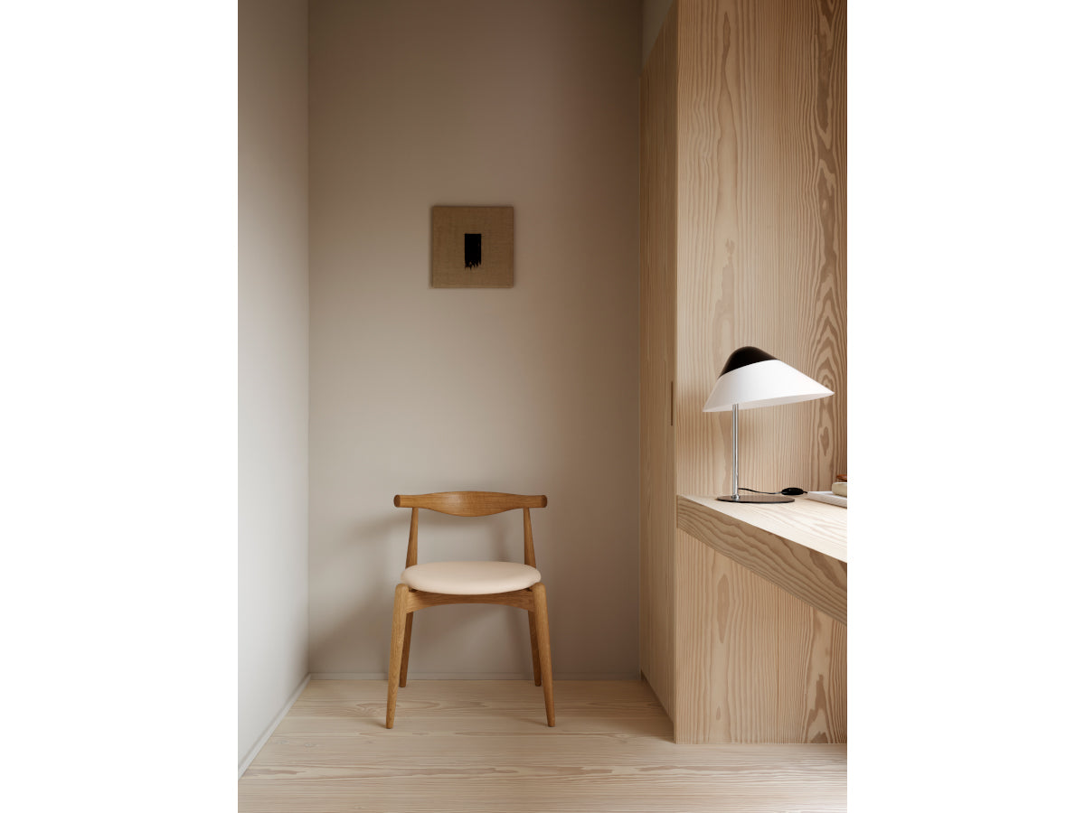Carl Hansen CH20 Elbow Chair | SIF 90 Lesther | Oak Frame Lifestyle