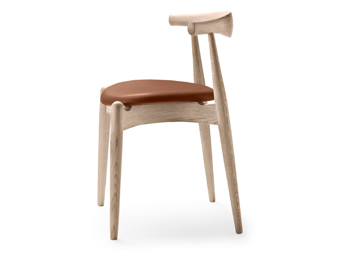 Carl Hansen CH20 Elbow Chair | Thor 307 | Oak Frame - Side Profile