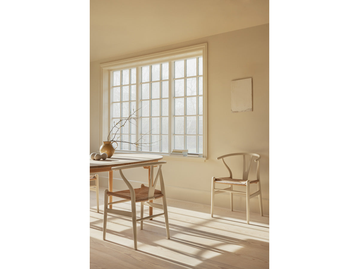 Carl Hansen CH24 Wishbone Chair - Soft Ilse Crawford | Natural Papercord - Lifestyle 