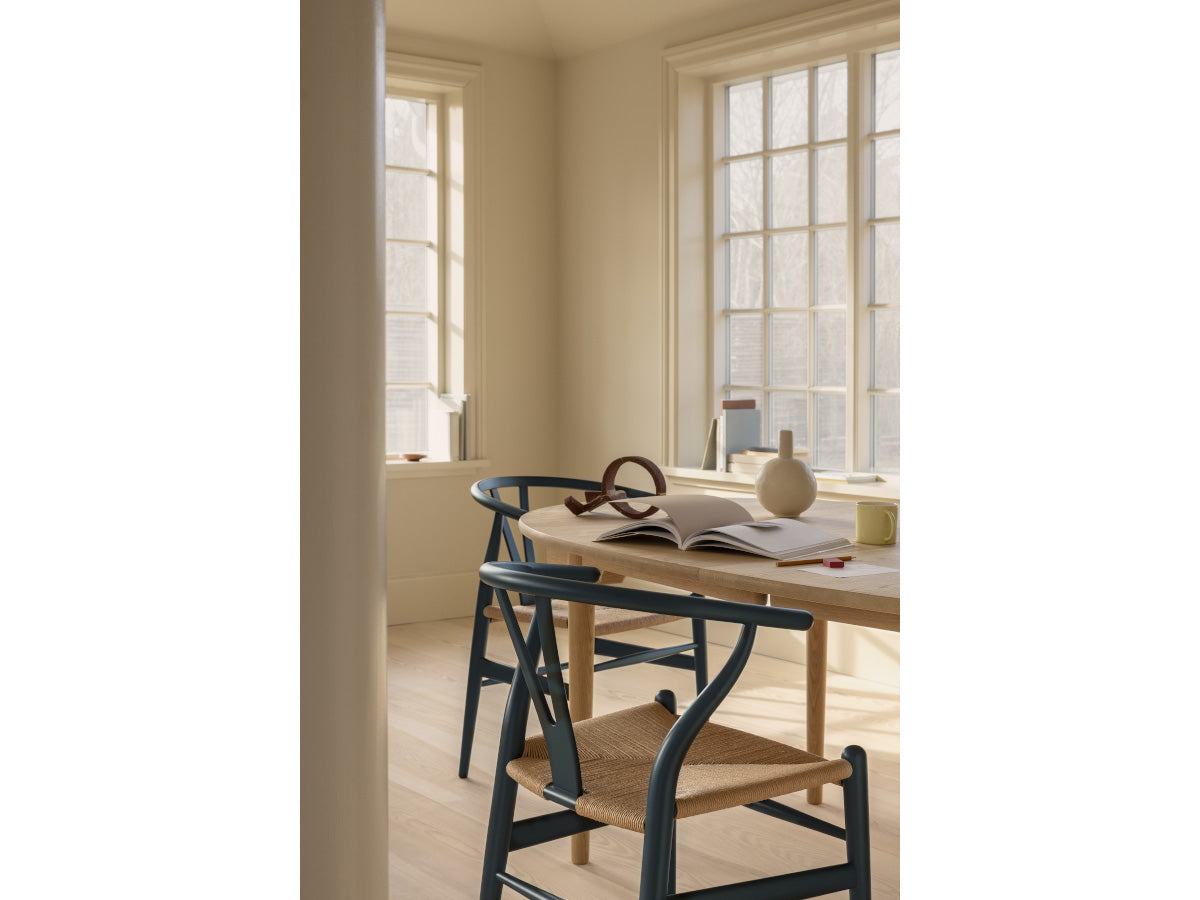 Carl Hansen CH24 Wishbone Chair - Soft Ilse Crawford | Natural Papercord - Lifestyle 