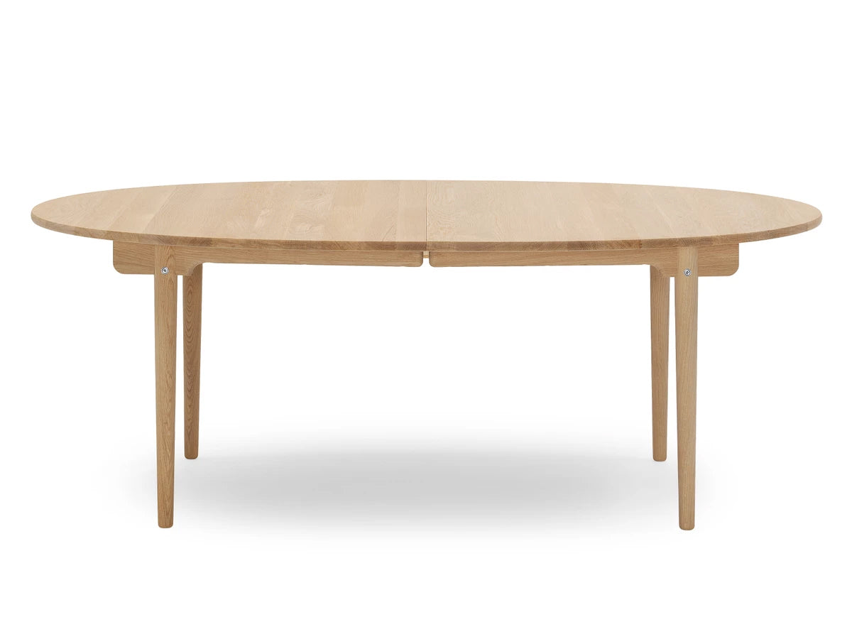 Carl Hansen CH338 Dining Table | Oiled Oak