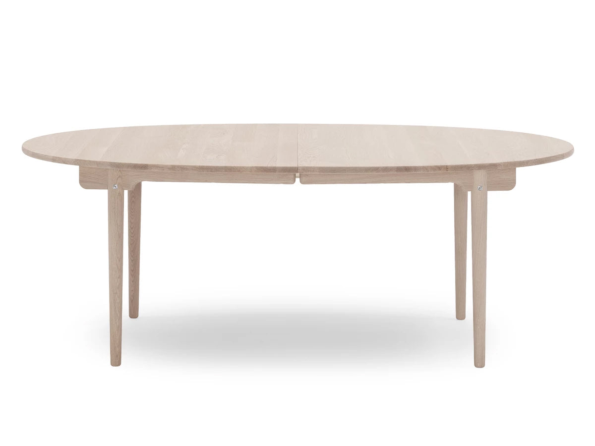 Carl Hansen CH338 Dining Table | White Oiled Oak