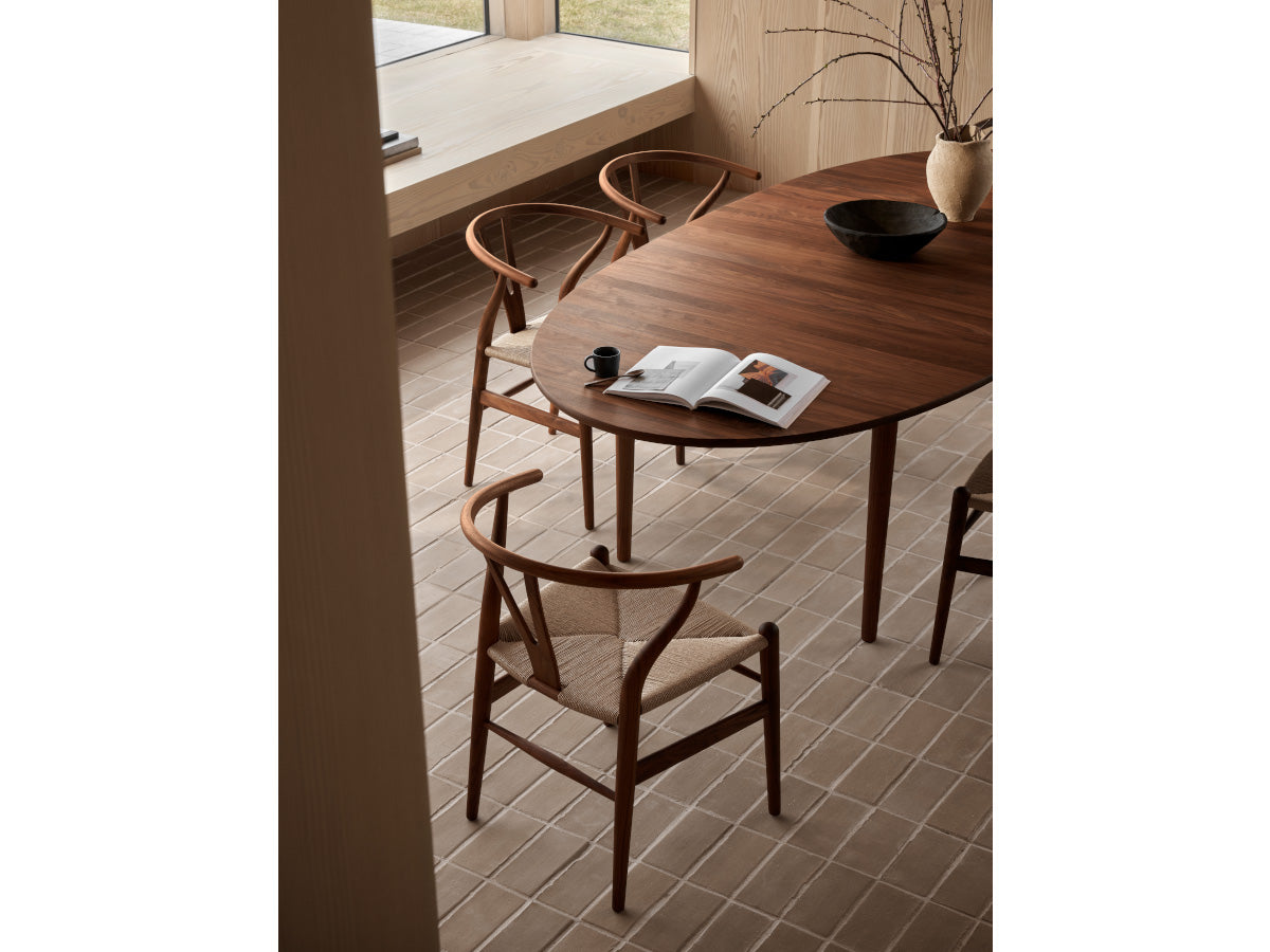 Carl Hansen CH339 Dining Table | lifestyle 