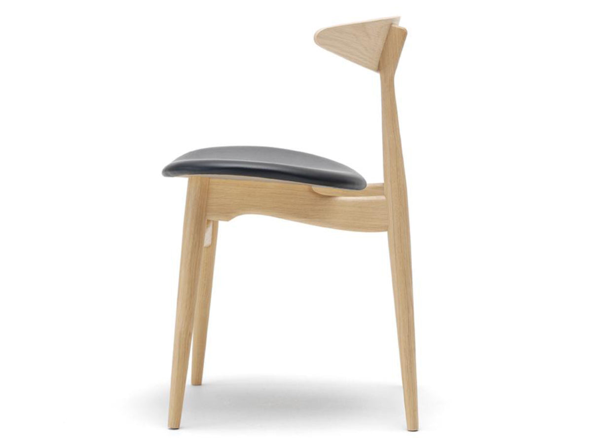 Carl Hansen CH33 Chair Side Profile