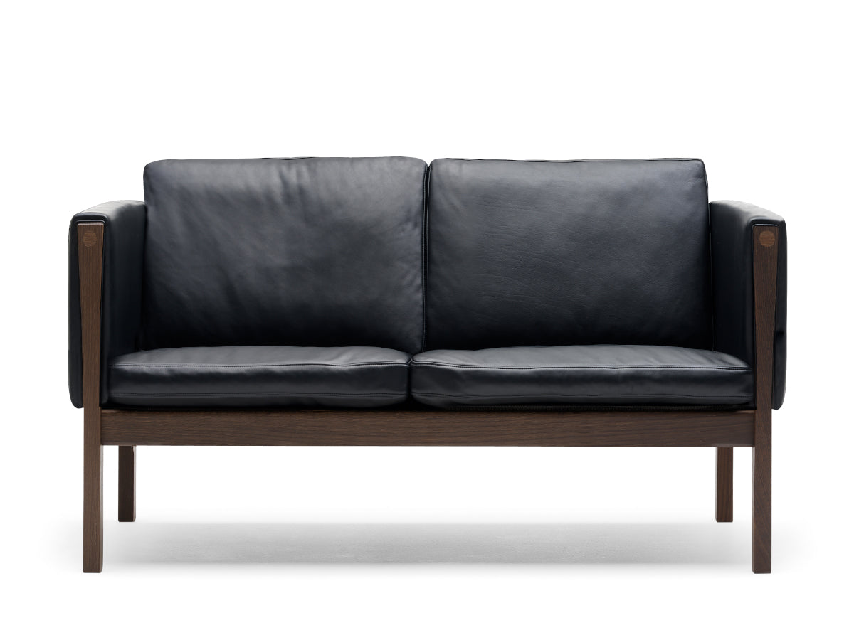 Carl Hansen CH162 Sofa | SIF 98 Leather | Walnut Oil - Front View