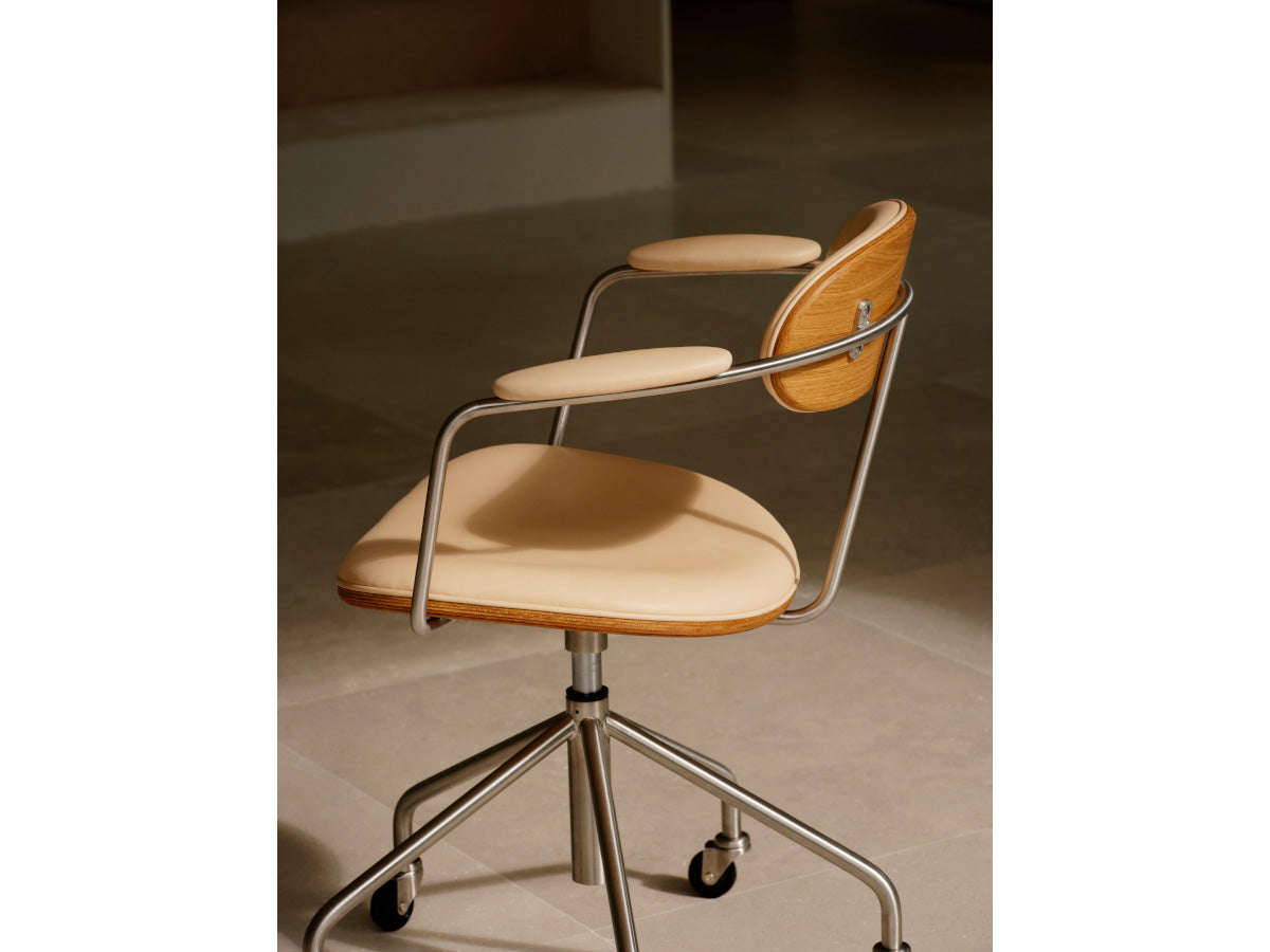 Carl Hansen CH621 Swivel Chair