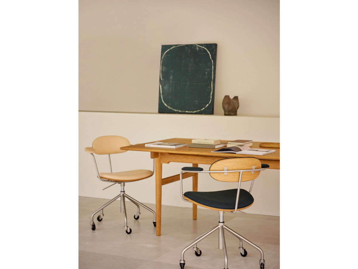 Carl Hansen CH621 Swivel Chair