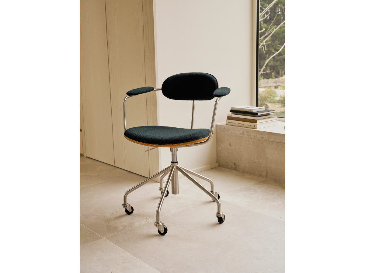 Carl Hansen CH621 Swivel Chair