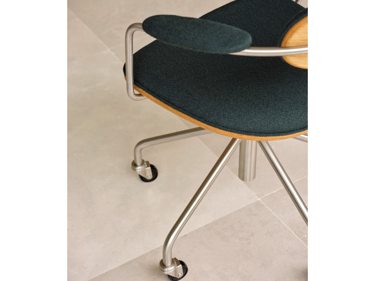 Carl Hansen CH621 Swivel Chair