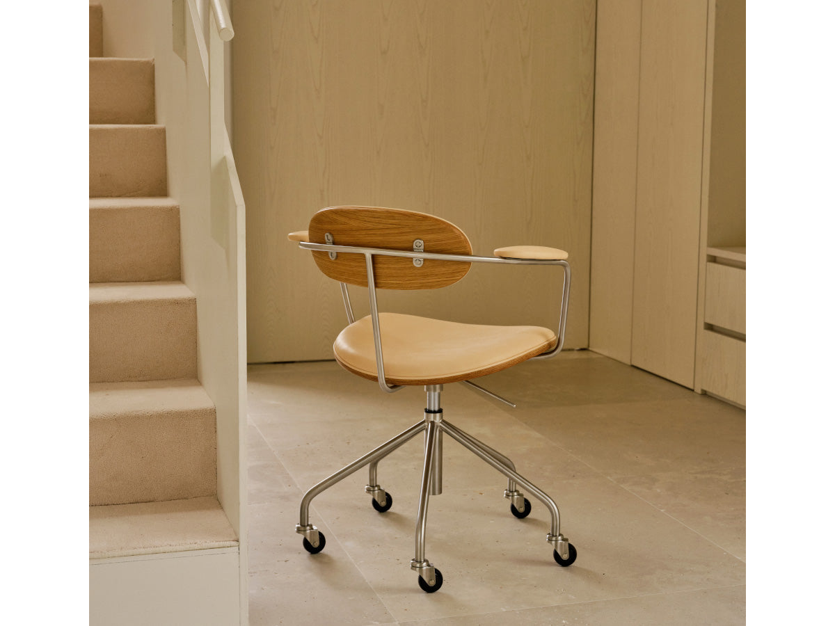 Carl Hansen CH621 Swivel Chair