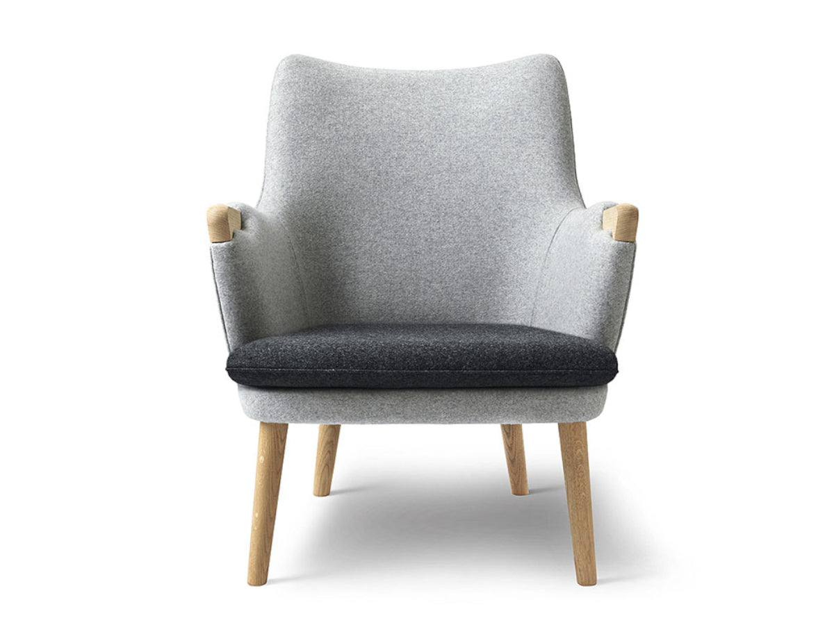 Carl Hansen CH71 Lounge Chair | Oak 