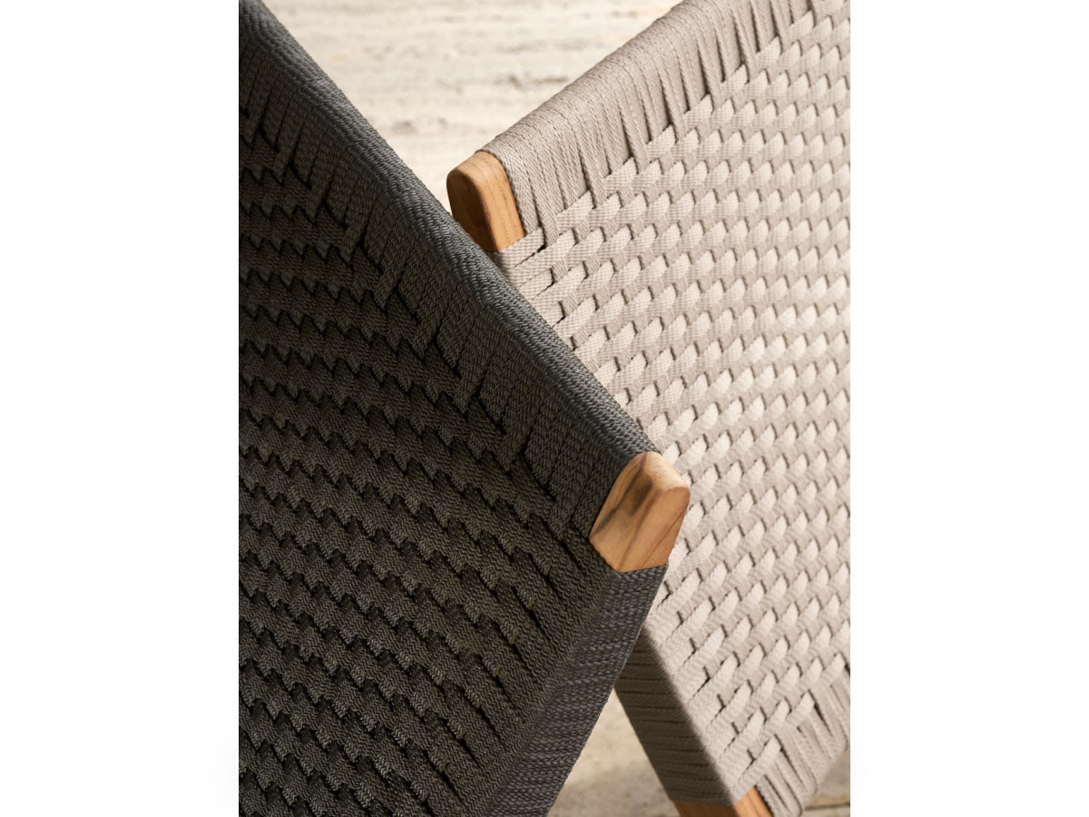 Carl Hansen MG501 Cuba Chair Outdoor | Charcoal Flatrope & Sesame Flatrope Close Up