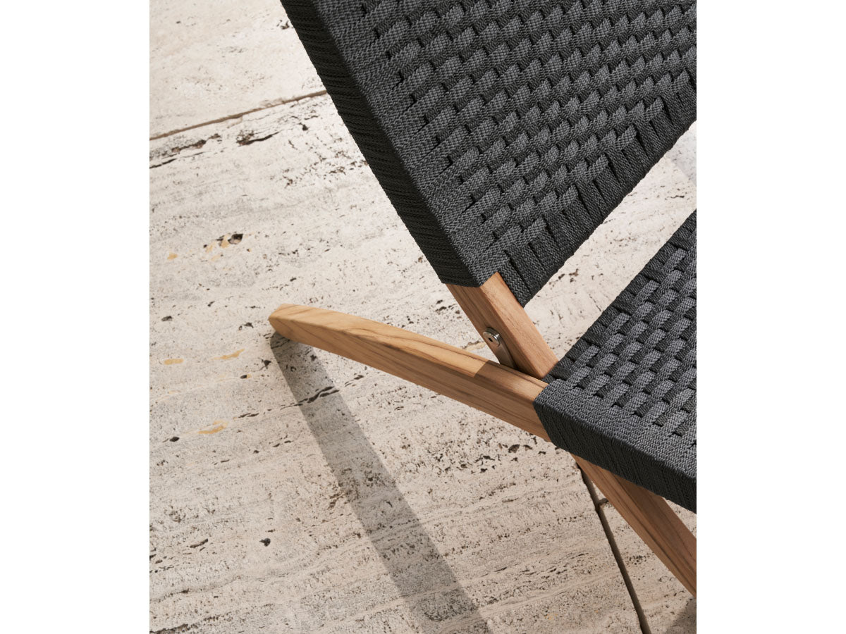 Carl Hansen MG501 Cuba Chair Outdoor | Charcoal Flatrope Detail angle