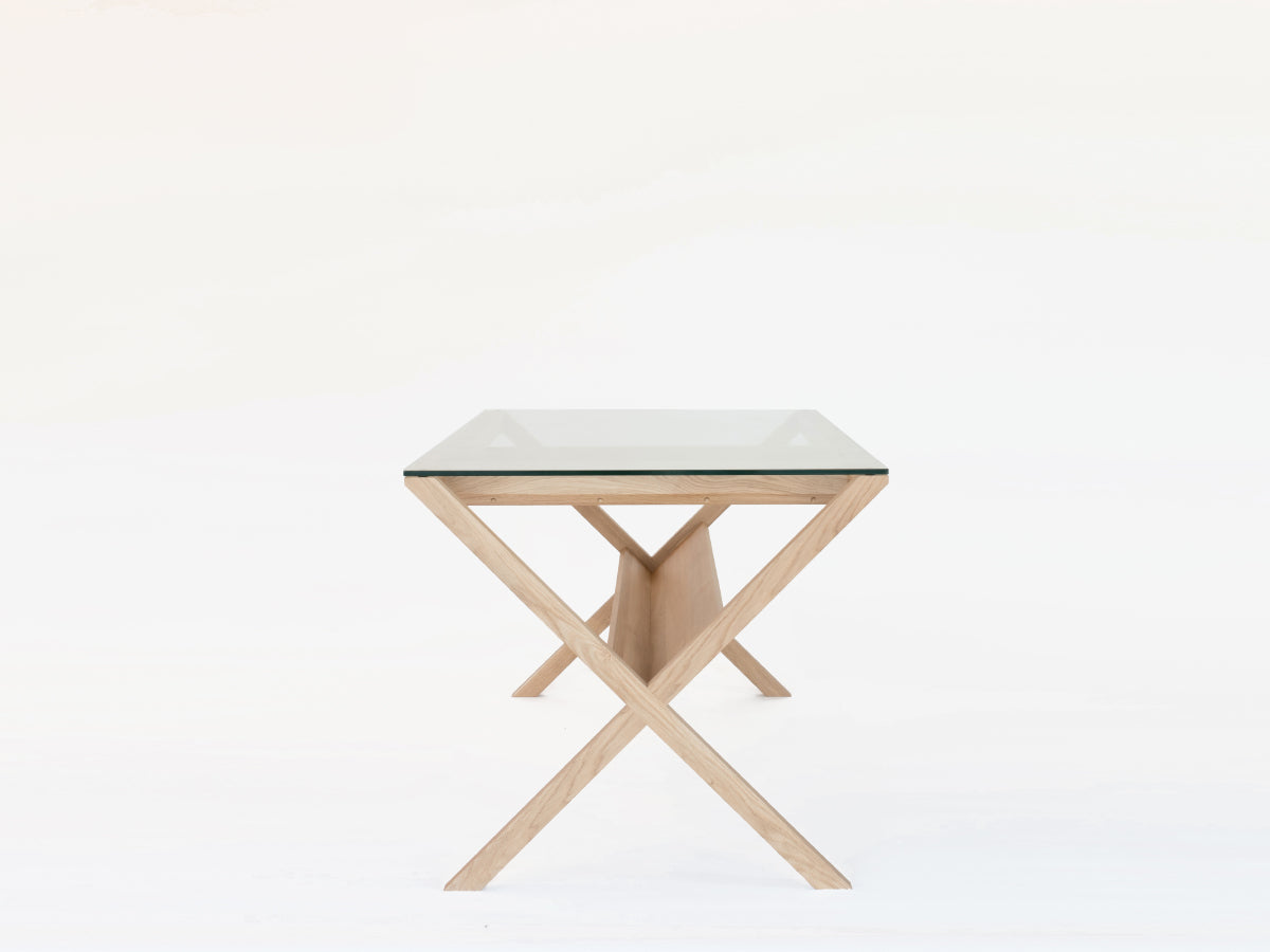 Case Covet Desk