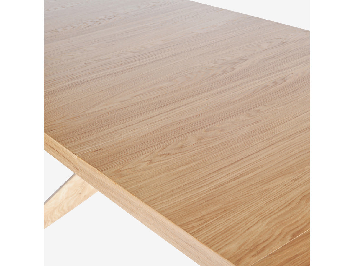 Case Cross Extendable Table