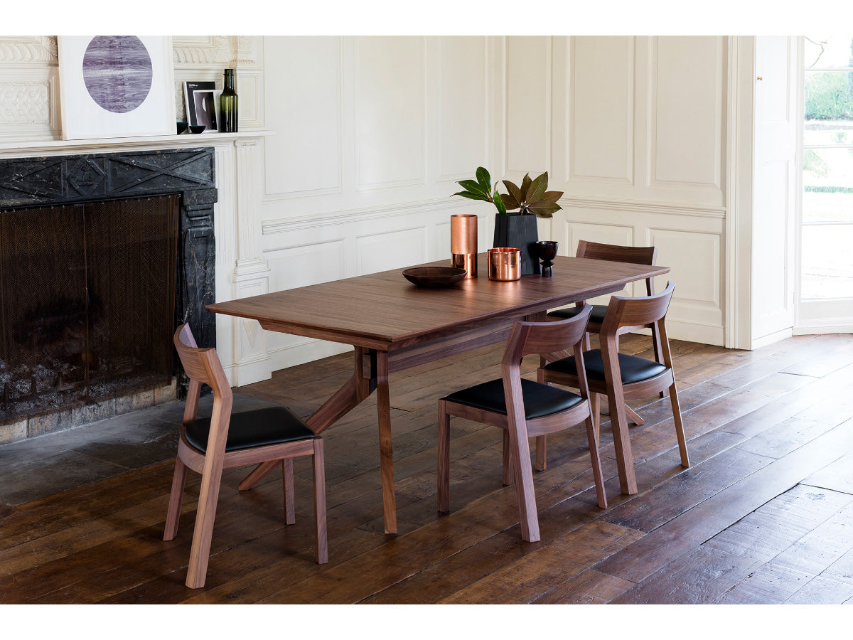 Case Cross Extendable Table