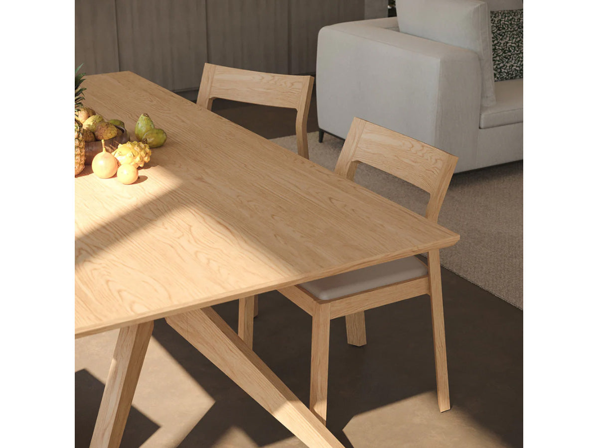 Case Cross Fixed Table