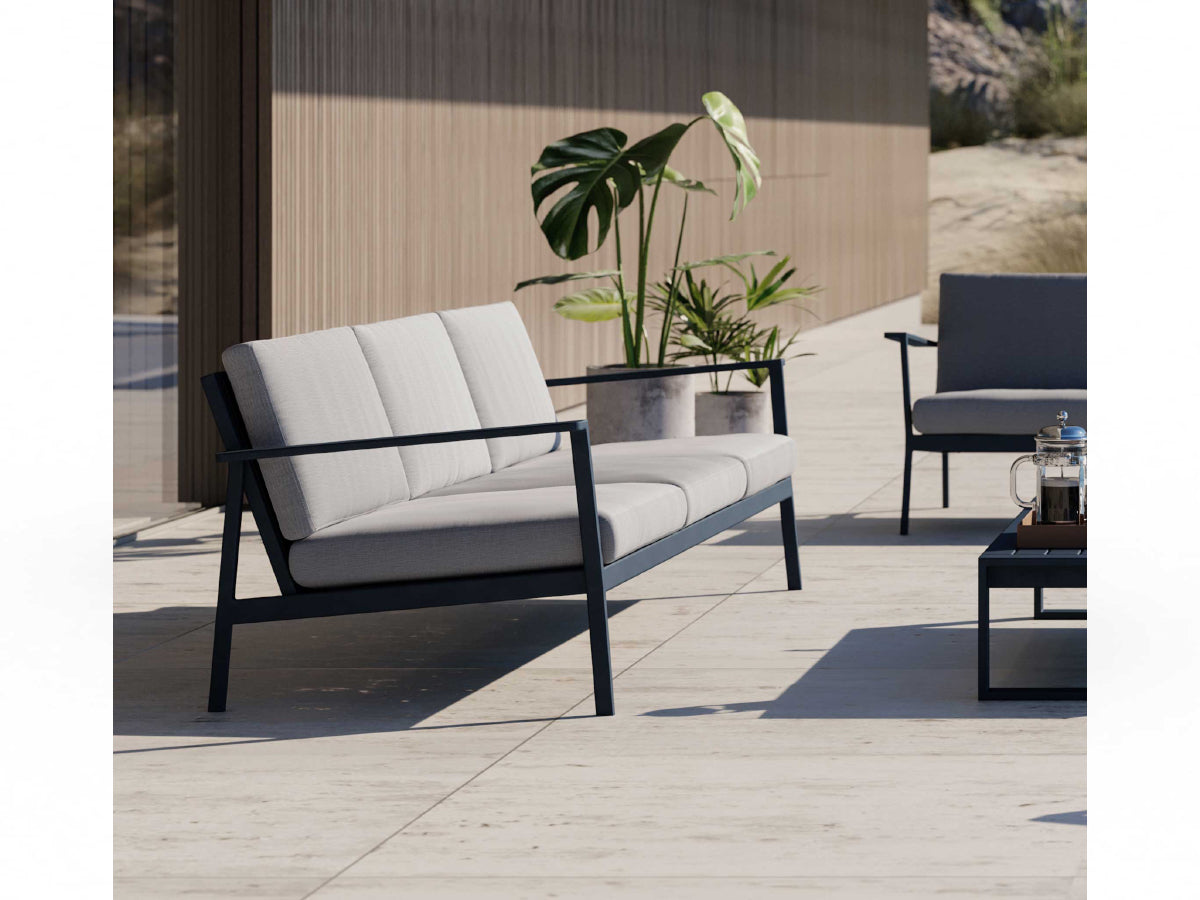 Case Eos 3 Seater Sofa