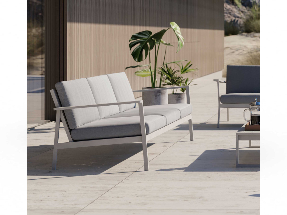 Case Eos 3 Seater Sofa