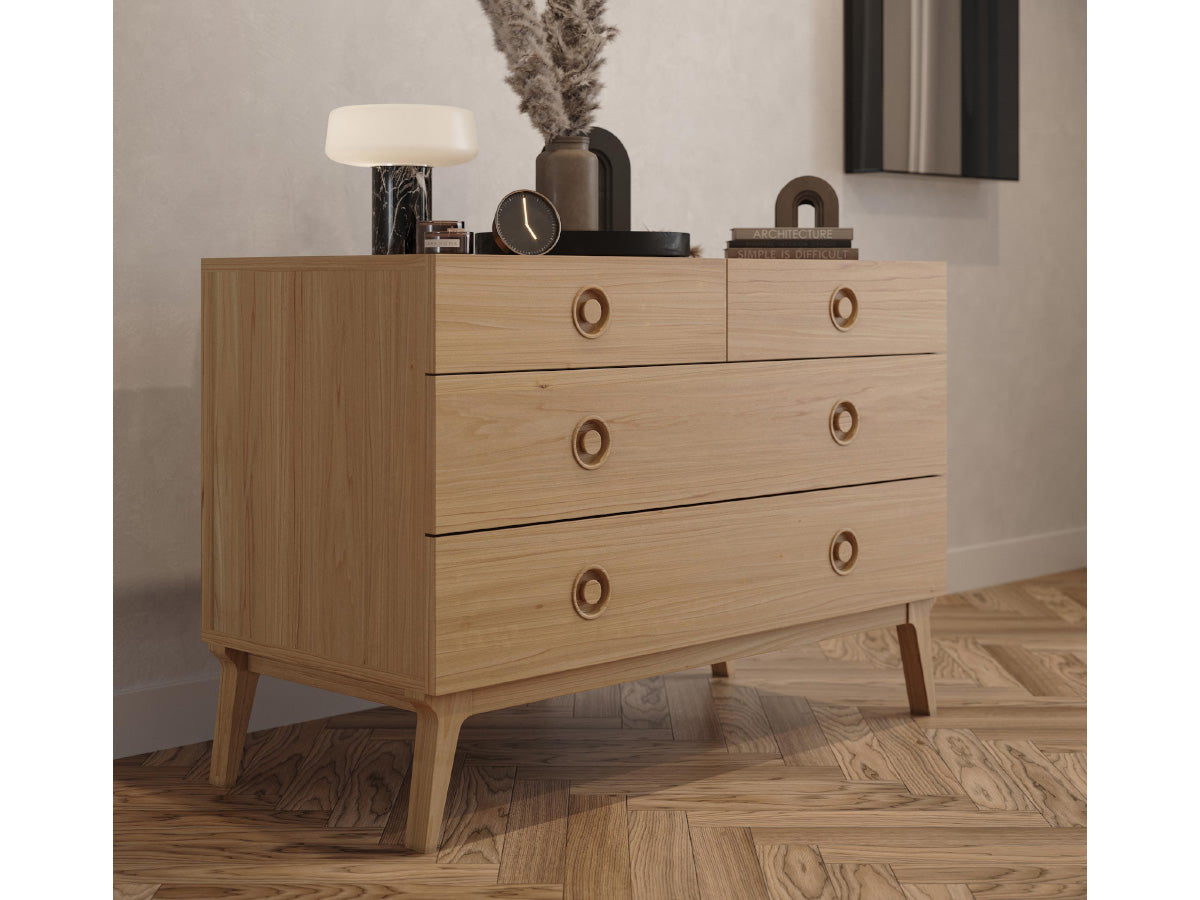 Case Valentine Chest of Drawers