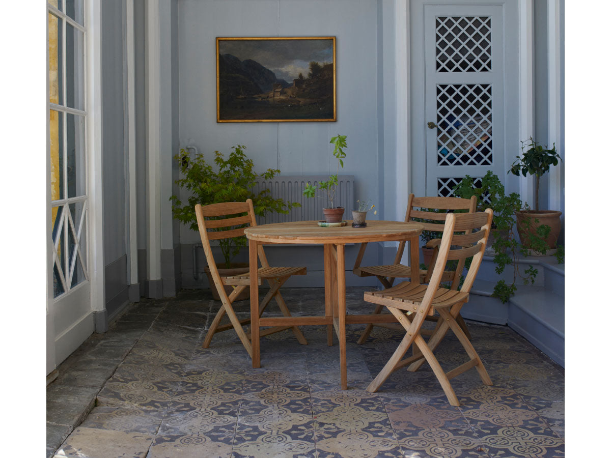 Skagerak by Fritz Hansen Selandia Dining Table Round