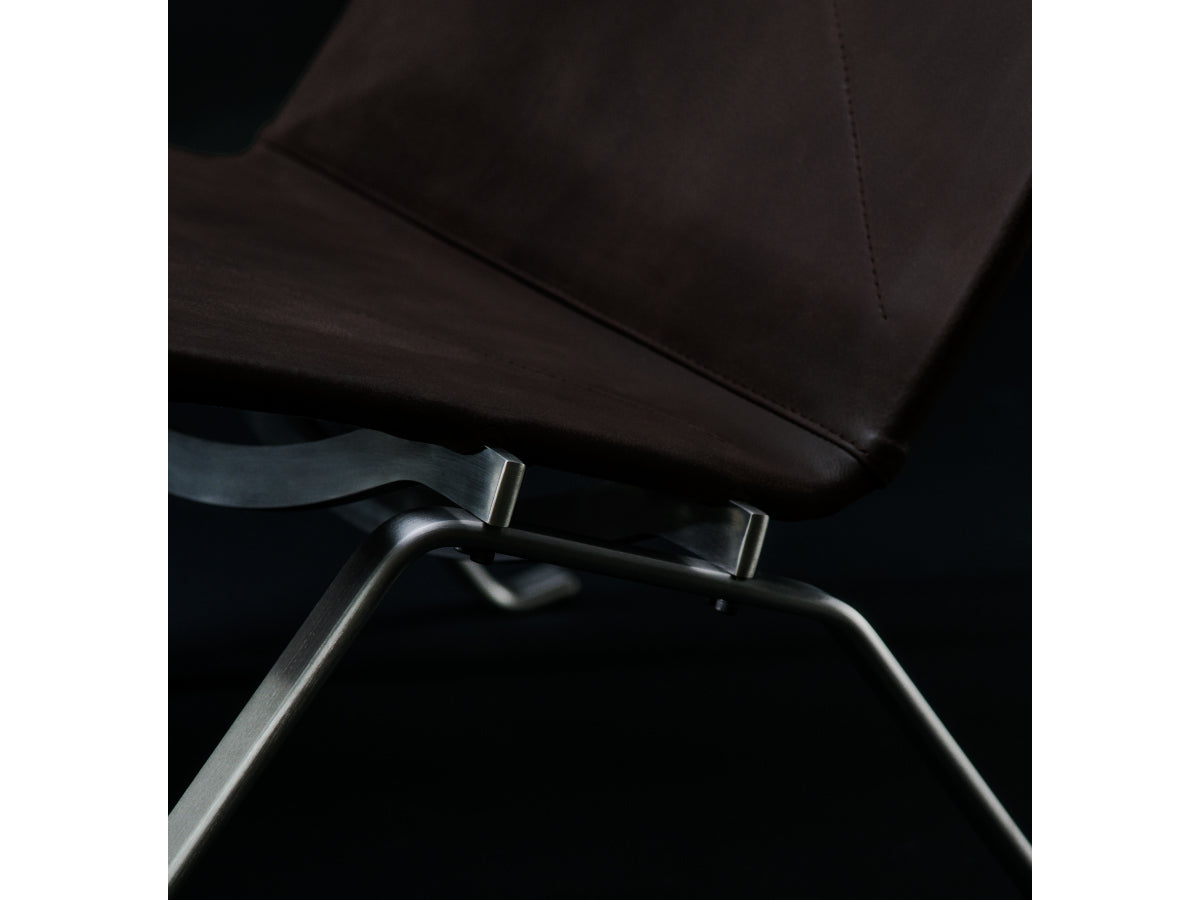 fritz hansen pk22 leather haze leather close up