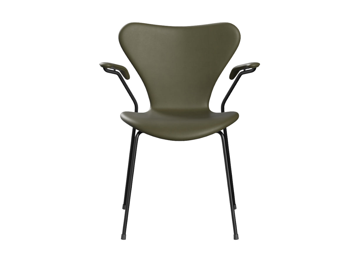 Fritz Hansen Series 7 3207 Dining Arm Chair - Essential Leather