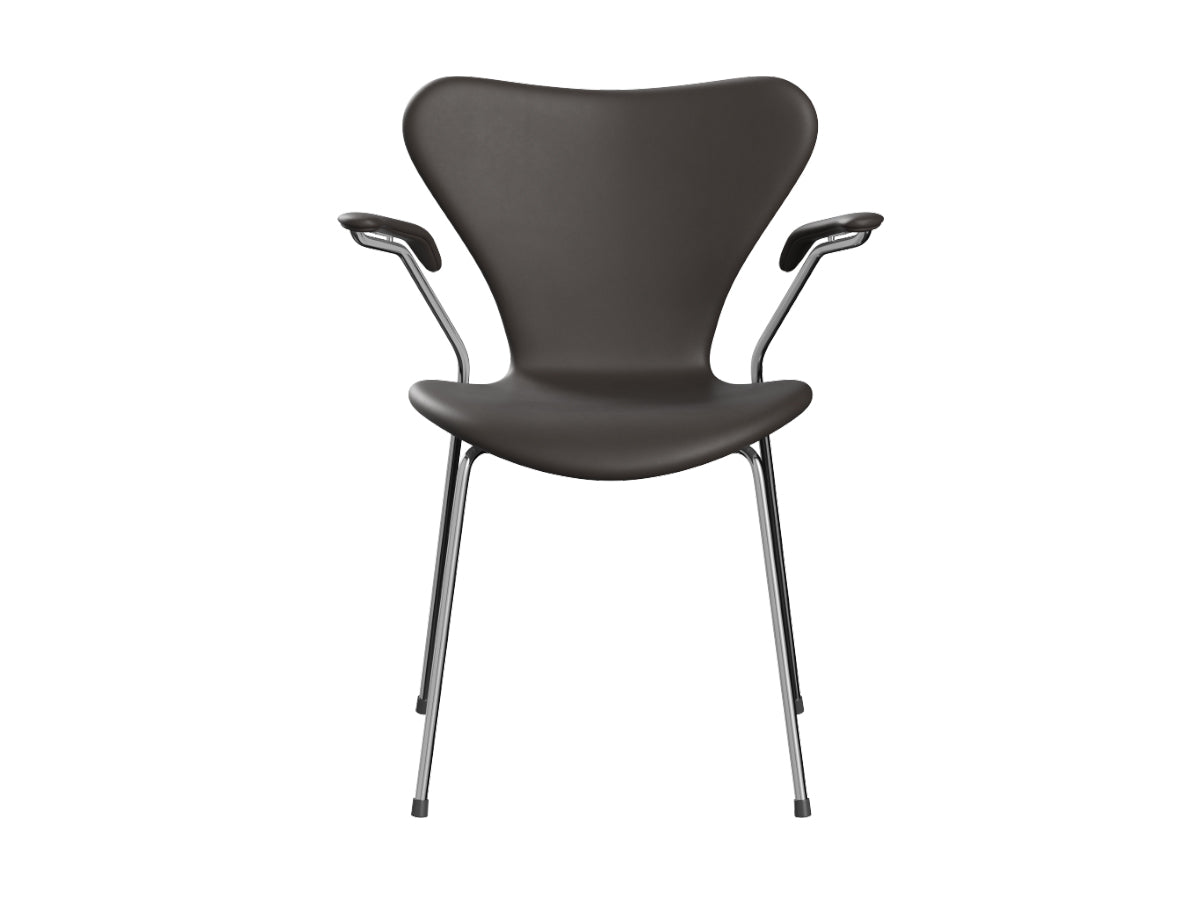 Fritz Hansen Series 7 3207 Dining Arm Chair - Essential Leather