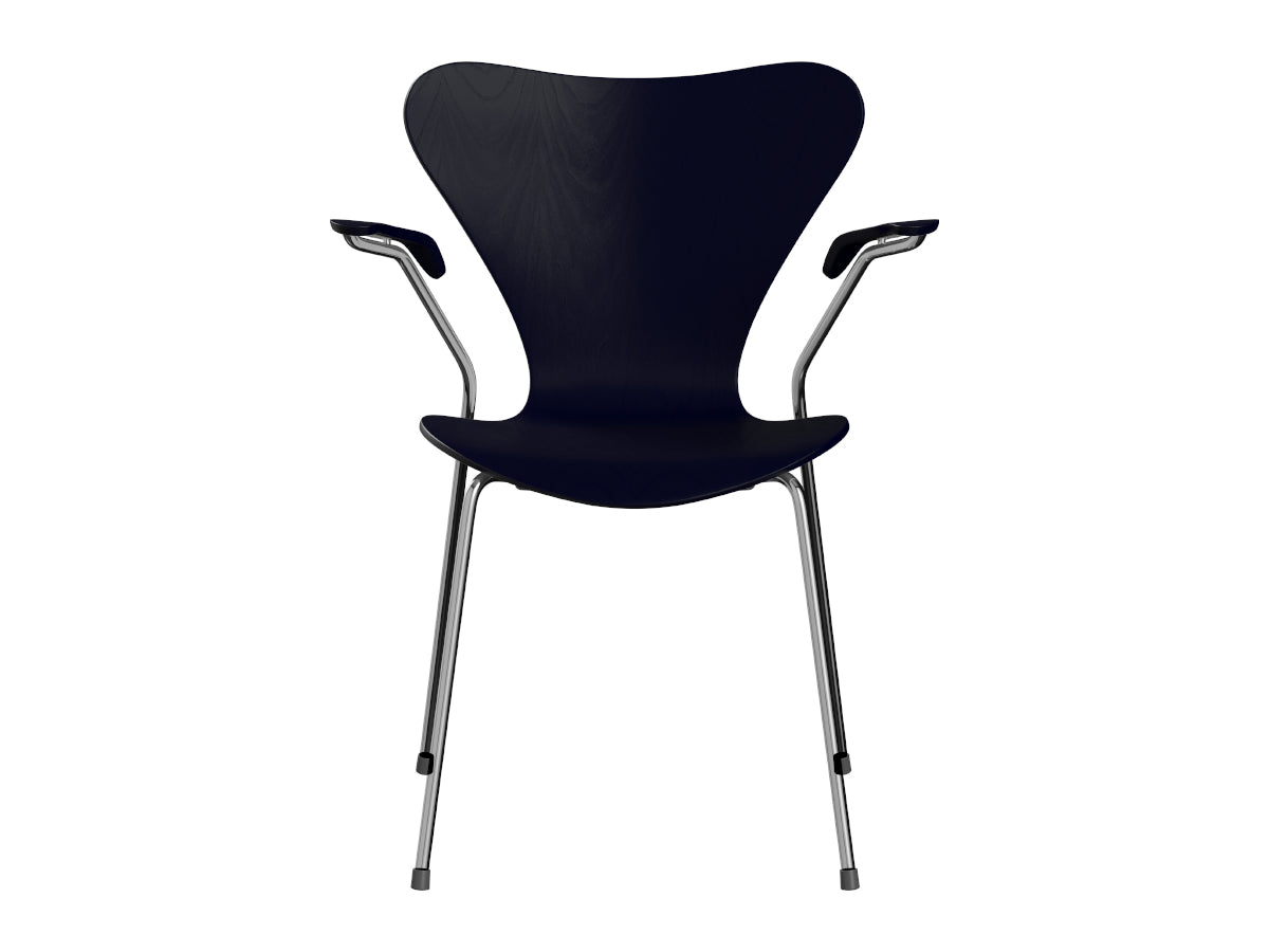 Fritz Hansen Series 7 3207 Dining Arm Chair