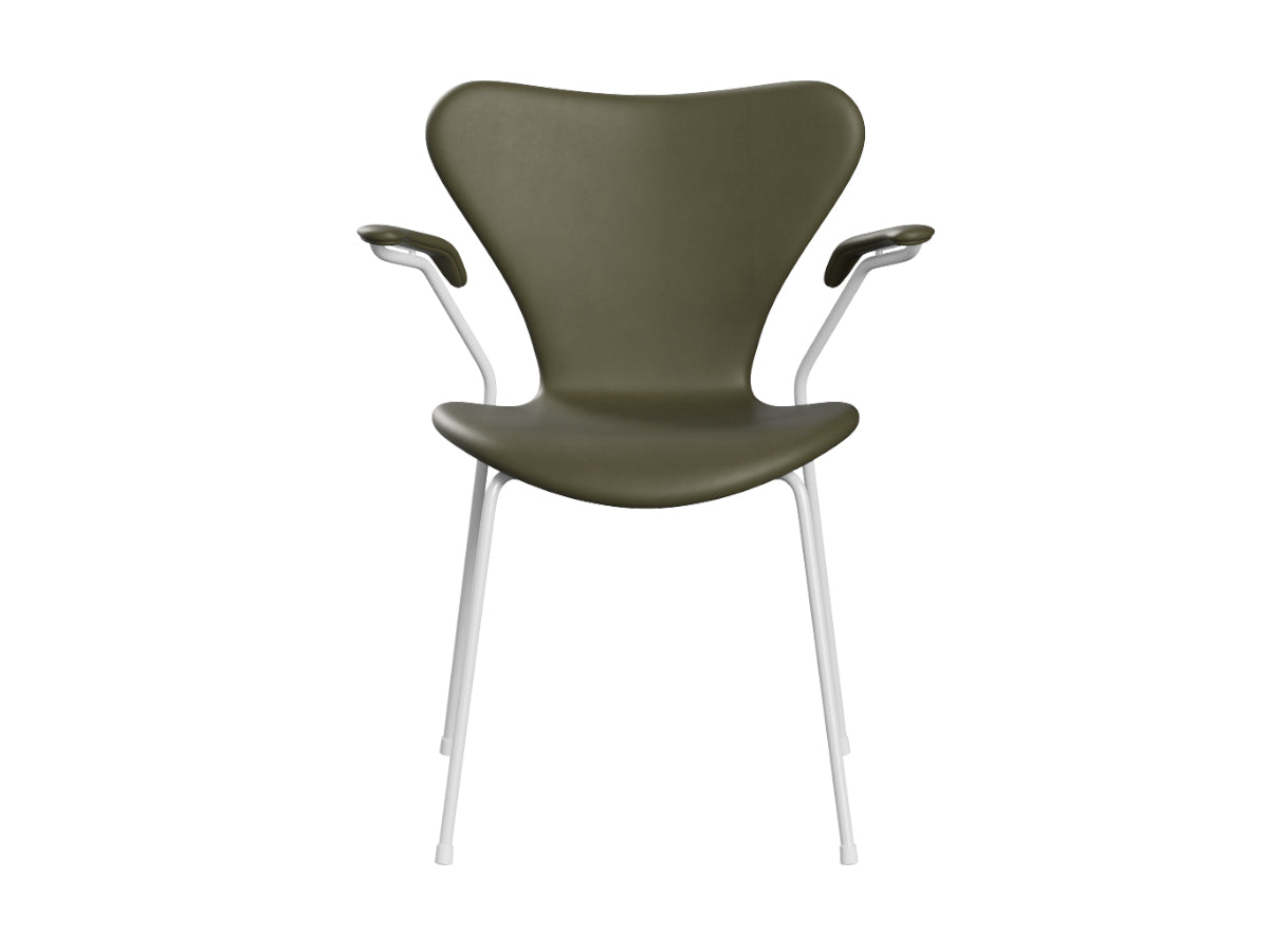 Fritz Hansen Series 7 3207 Dining Arm Chair - Essential Leather