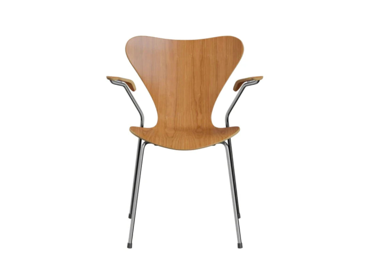 Fritz Hansen Series 7 3207 Dining Arm Chair - Natural Wood