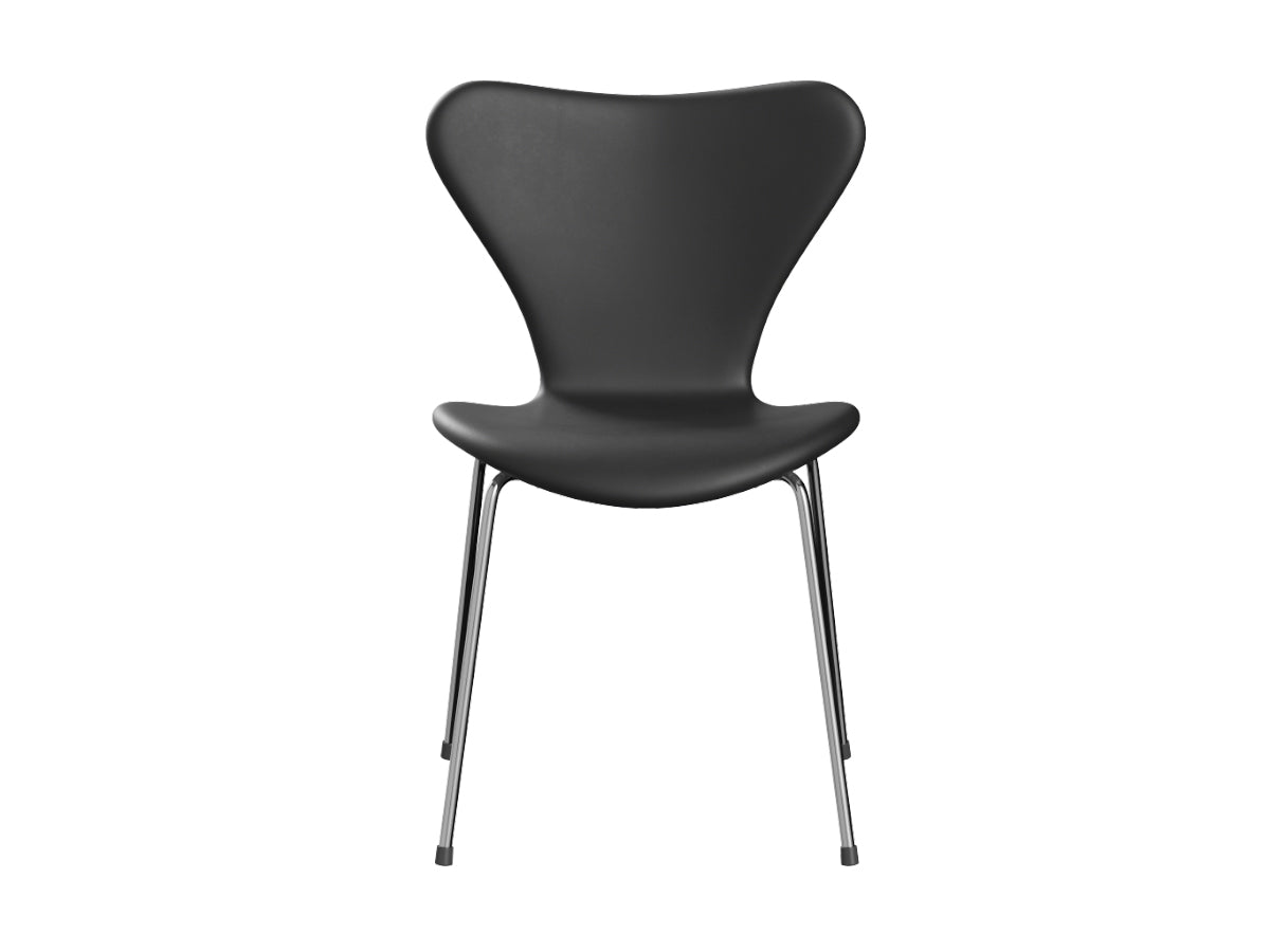 Fritz Hansen 3107 Series 7 Chairs - Chrome Legs - Essential Leather Black