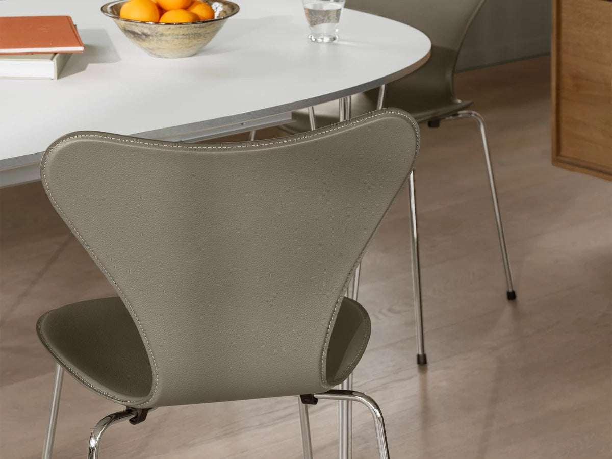 Fritz Hansen Series 7 3107 Tailored Dining Chair