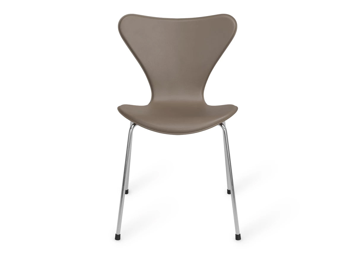 Fritz Hansen Series 7 3107 Tailored Dining Chair