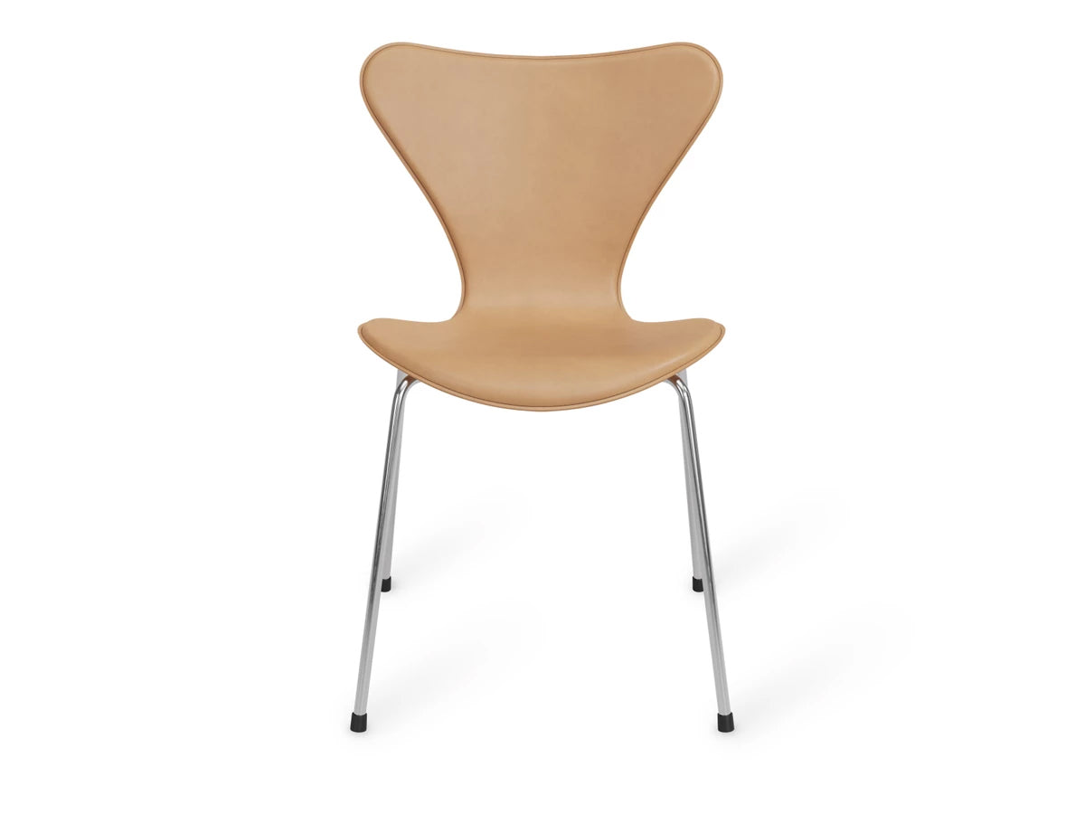 Fritz Hansen Series 7 3107 Tailored Dining Chair