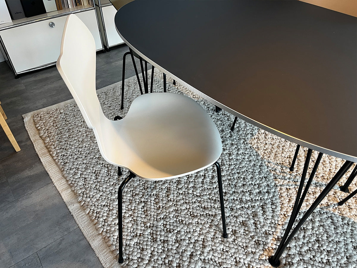 Fritz Hansen Super-Elliptical B611 Table &amp; 4 Chairs Ex-Display