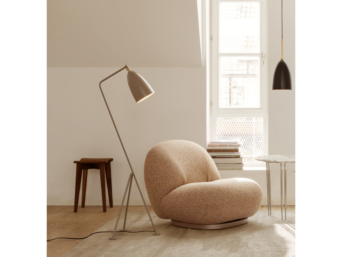 Gubi store swivel chair